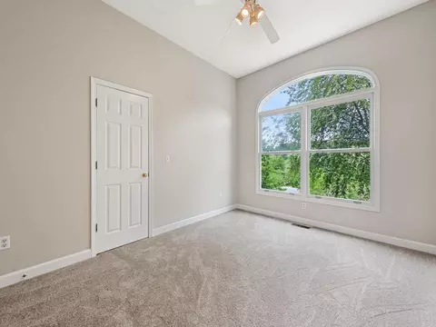 Bedroom - 86 Arcadia Lake Dr, Clyde, NC 28721 photo 6 of 7