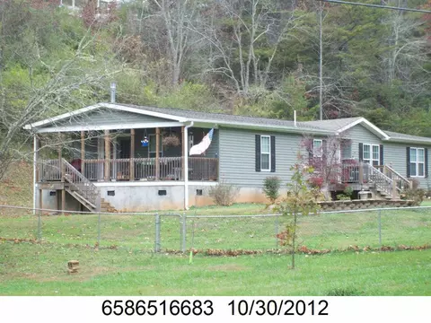 54 Breezy Oak, Franklin, NC 28734