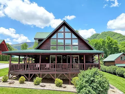 14 Destiny Trl, Maggie Valley, NC 28751