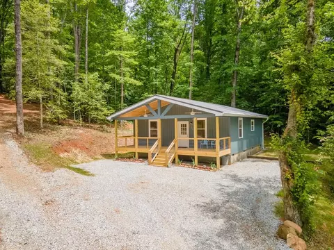 122 Griffin Ln, Whittier, NC 28789