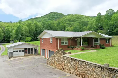 16 Newberry Dr, Sylva, NC 28779