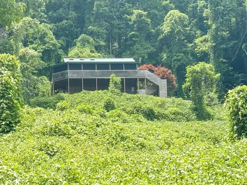 2006 Shepherds Creek Rd, Bryson City, NC 28713