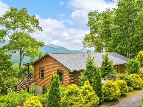 277 Catawba Rdg, Maggie Valley, NC 28751
