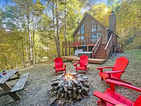 370 The Pnes, Robbinsville, NC 28771