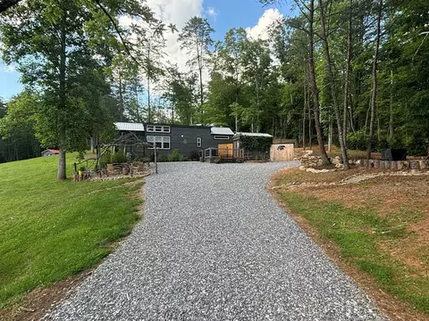 169 Bear Pen Cv, Franklin, NC 28734