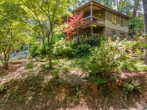 158 Country Ln, Franklin, NC 28734