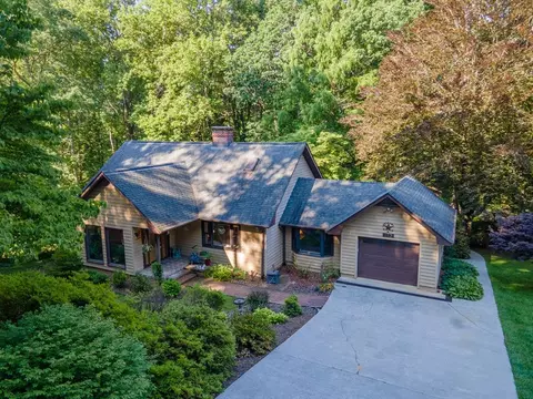 173 Hillcrest Cir, Franklin, NC 28734
