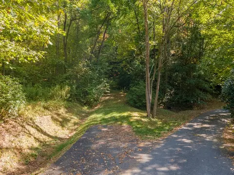 79 Midway Dr, Sylva, NC 28779 photo 3