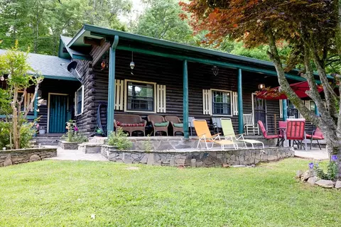 547 Haughton Williams Rd, Franklin, NC 28734