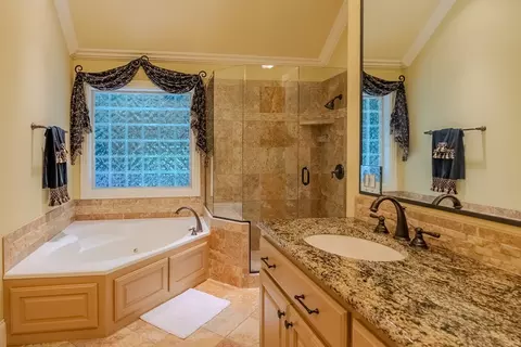 Bath - 1762 Garnet Ridge Rd, Sylva, NC 28779 photo 3 of 7