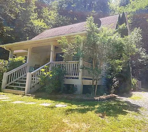 49 Country Creek Dr, Sylva, NC 28779