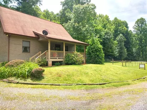 47 Country Creek Dr, Sylva, NC 28779