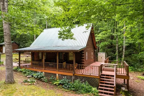 151 Creekside Ln, Franklin, NC 28734