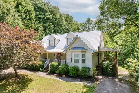 81 Holly Cove Rd, Whittier, NC 28789