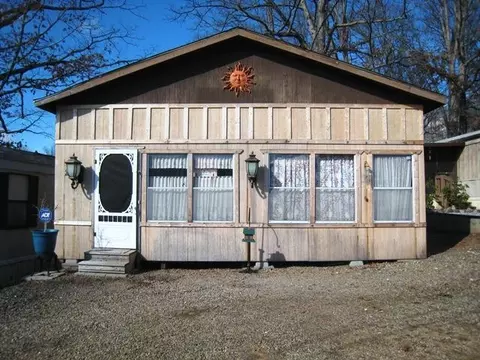 22 Summer Cir, Franklin, NC 28734