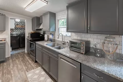 Kitchen - 905 Wake Robin, Cullowhee, NC 28723 photo 8 of 10