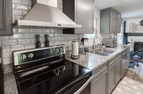 Kitchen - 905 Wake Robin, Cullowhee, NC 28723 photo 7 of 10