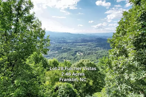 574 Fulcher Summit Dr, Franklin, NC 28734
