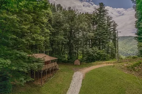 1432 Unahala Creek Rd, Bryson City, NC 28713