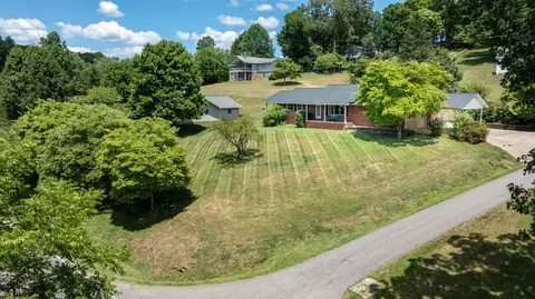 22 Brookside Dr, Franklin, NC 28734