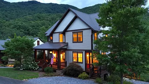 110 N Sundrops Trl, Cullowhee, NC 28723