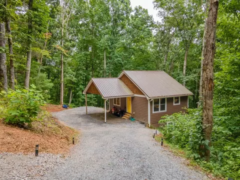 779 Rogers Rd, Franklin, NC 28734