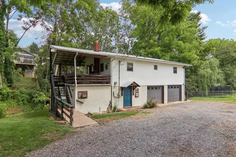 266 N Main St, Canton, NC 28716