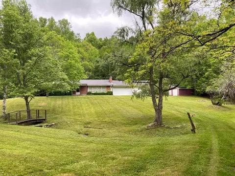 51 Cedar Wood Dr, Franklin, NC 28734