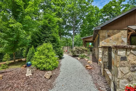 Exterior - 162 Genes Rd, Franklin, NC 28734 photo 4 of 29