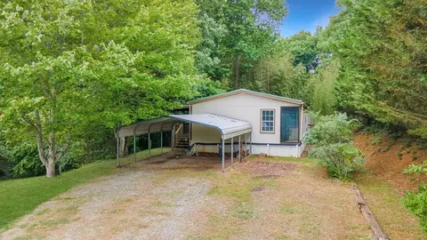 7 Level Ln, Franklin, NC 28734
