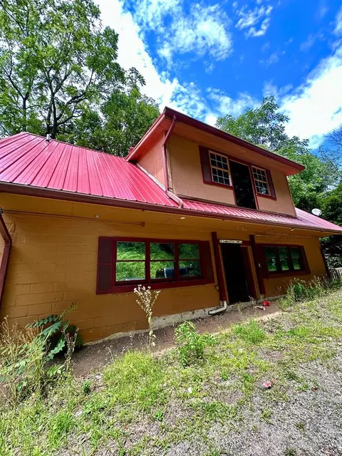 81 Candlestick Ln, Balsam, NC 28707