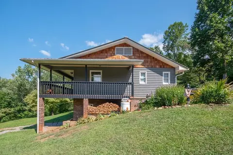 226 Mimosa Dr, Franklin, NC 28734