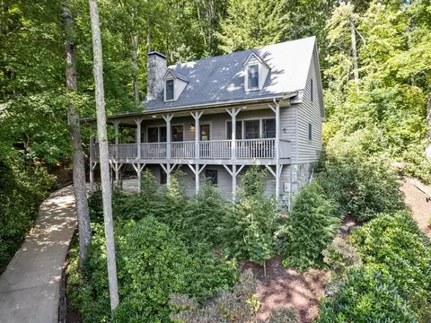 710 Falcon Rdg, Waynesville, NC 28786
