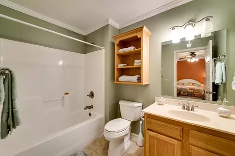 Bath - 110 Glenn Cabe Rd, Sylva, NC 28779 photo 4 of 5