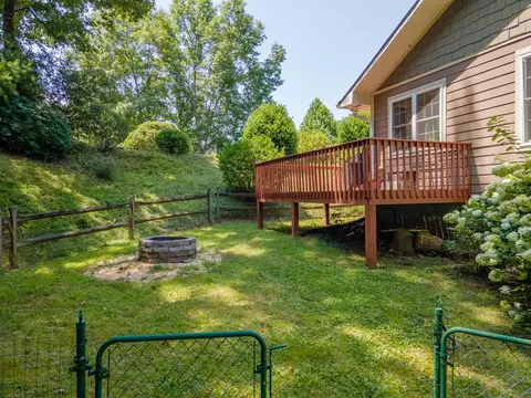 Exterior - 110 Glenn Cabe Rd, Sylva, NC 28779 photo 7 of 14