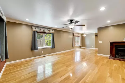 Living - 110 Glenn Cabe Rd, Sylva, NC 28779 photo 2 of 5