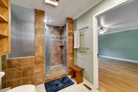 Bath - 110 Glenn Cabe Rd, Sylva, NC 28779 photo 3 of 5