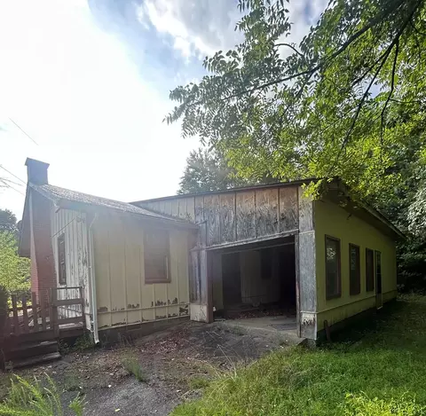 115 Locust Ln, Whittier, NC 28789