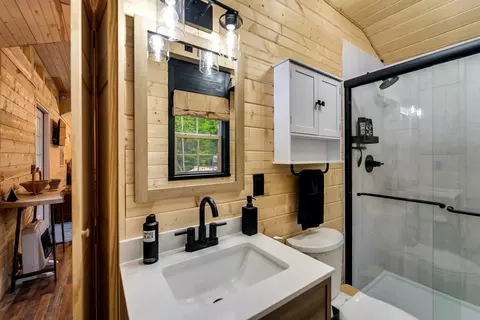Bath - 187 Glade Dr, Sylva, NC 28779 photo 1 of 4
