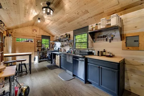 Kitchen - 187 Glade Dr, Sylva, NC 28779 photo 3 of 8