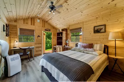 Bedroom - 187 Glade Dr, Sylva, NC 28779 photo 6 of 7