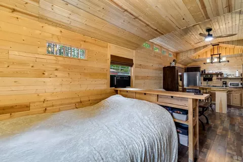 Bedroom - 187 Glade Dr, Sylva, NC 28779 photo 4 of 7