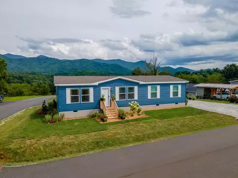 163 N Gemstone Ave, Franklin, NC 28734