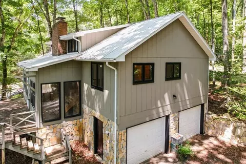 580 E Hickory Knoll Rd, Franklin, NC 28734