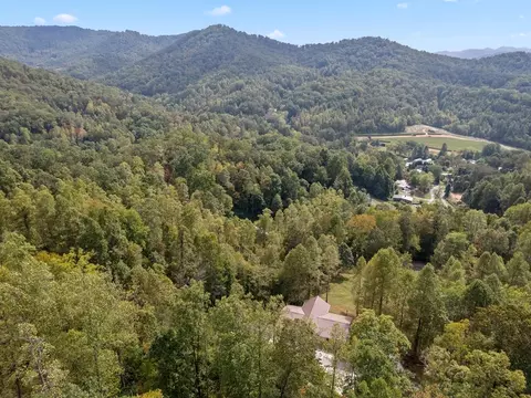 329 Candy Ln, Sylva, NC 28779 photo 2
