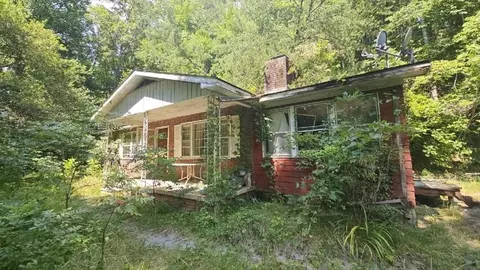 9195 Spring Rd, Bryson City, NC 28713