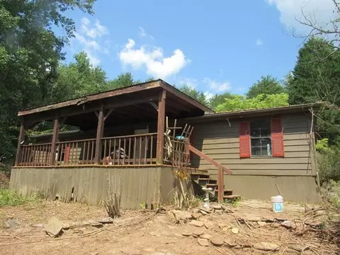 96 Glass Shanty Cir, Franklin, NC 28734