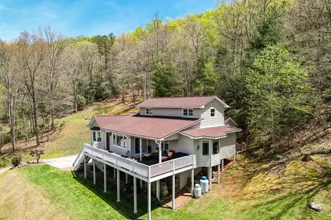 888 W Old Murphy Rd, Franklin, NC 28734