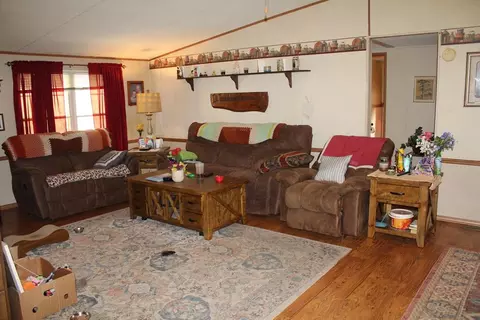 Living - 4 Twins Ln, Sylva, NC 28779 photo 3 of 3