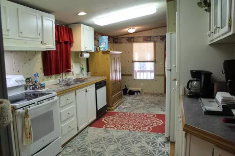 Kitchen - 4 Twins Ln, Sylva, NC 28779 photo 2 of 2